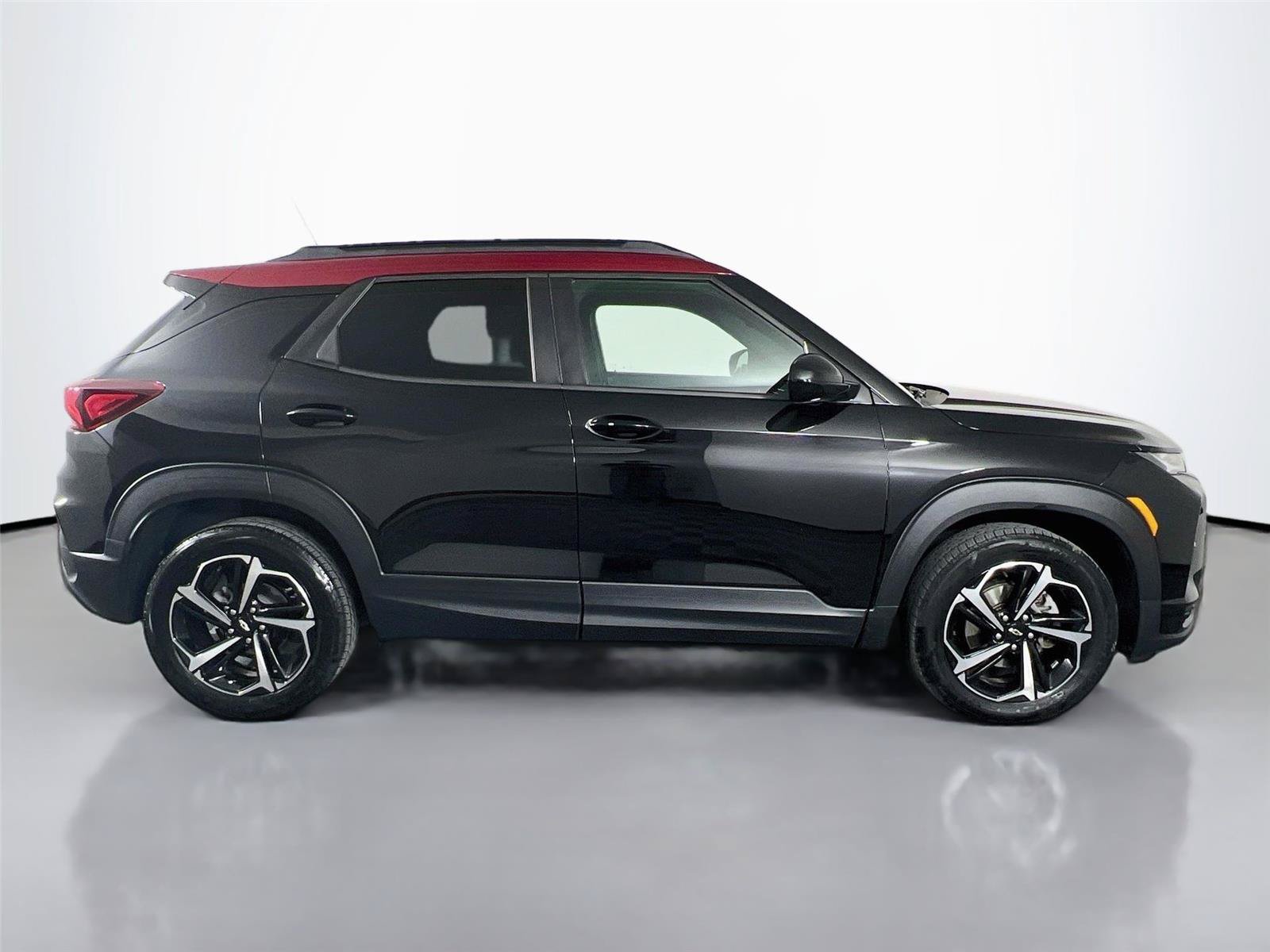 Used 2021 Chevrolet TrailBlazer RS w/ Sun and Liftgate Package AWD/4WD image 6