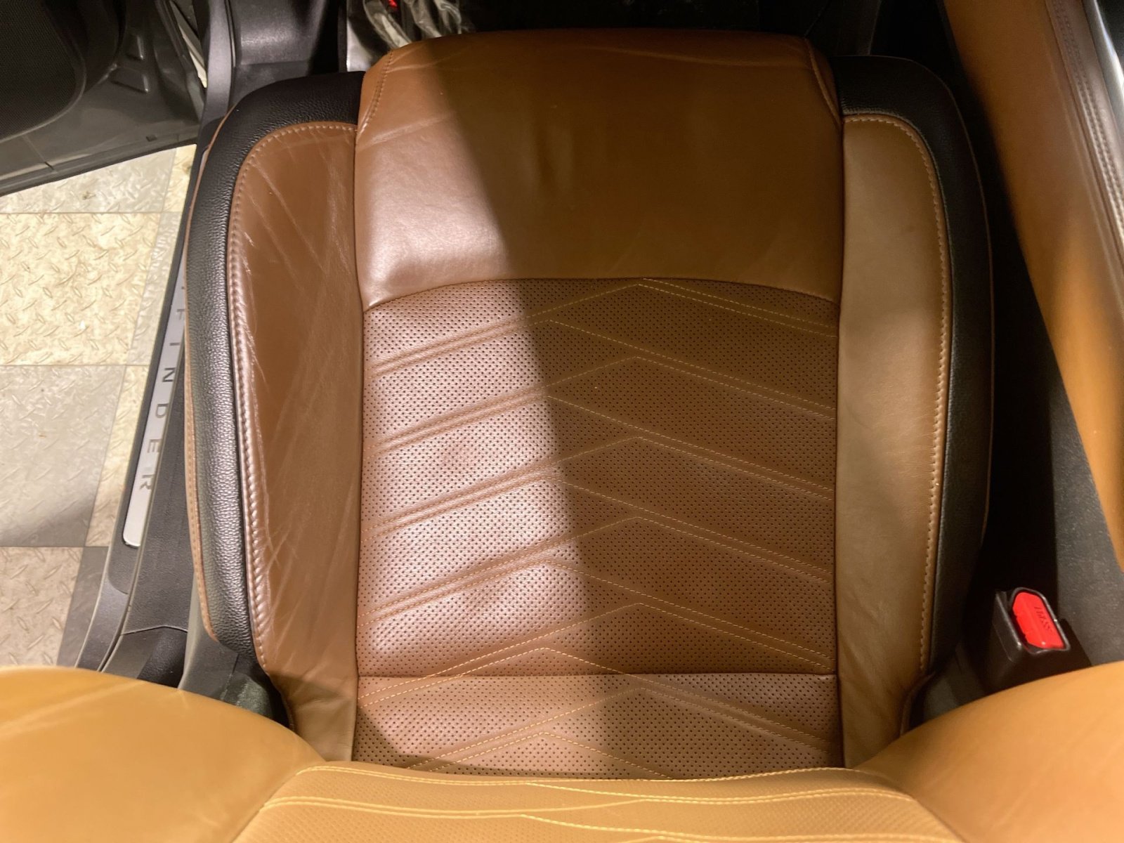 Used 2022 Nissan Pathfinder Platinum w/ Cargo Package image 22