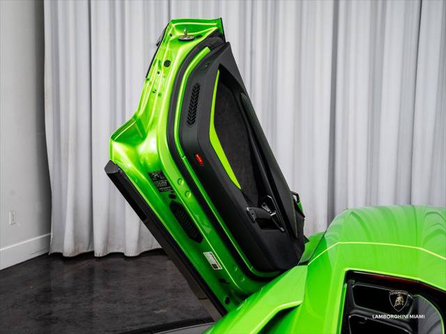 Used 2024 Lamborghini Revuelto AWD/4WD image 29