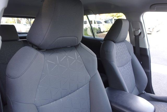 Used 2021 Toyota RAV4 XLE image 14