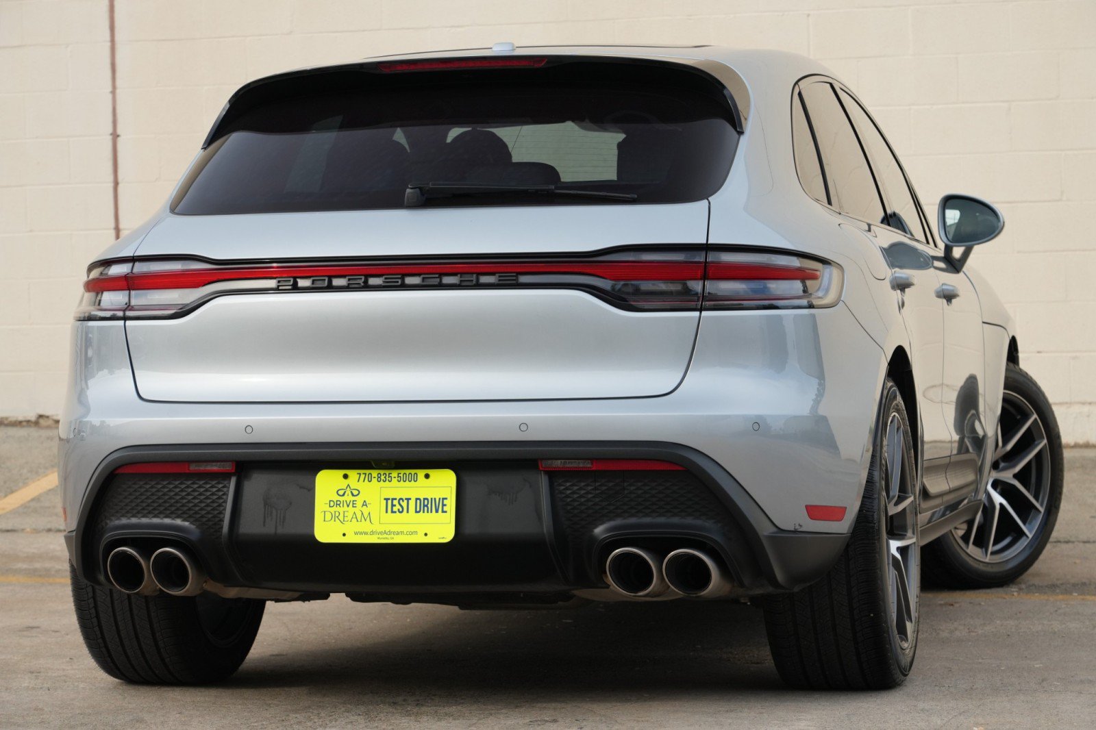 Used 2023 Porsche Macan S AWD/4WD image 5