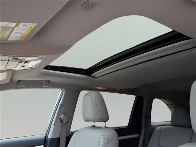 Used 2019 Toyota Highlander XLE image 14