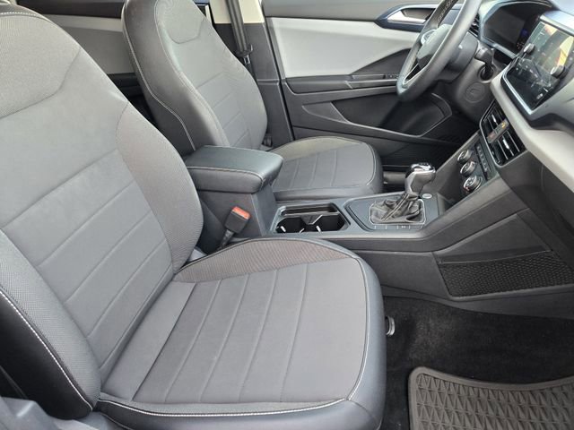 Used 2022 Volkswagen Taos SE image 15