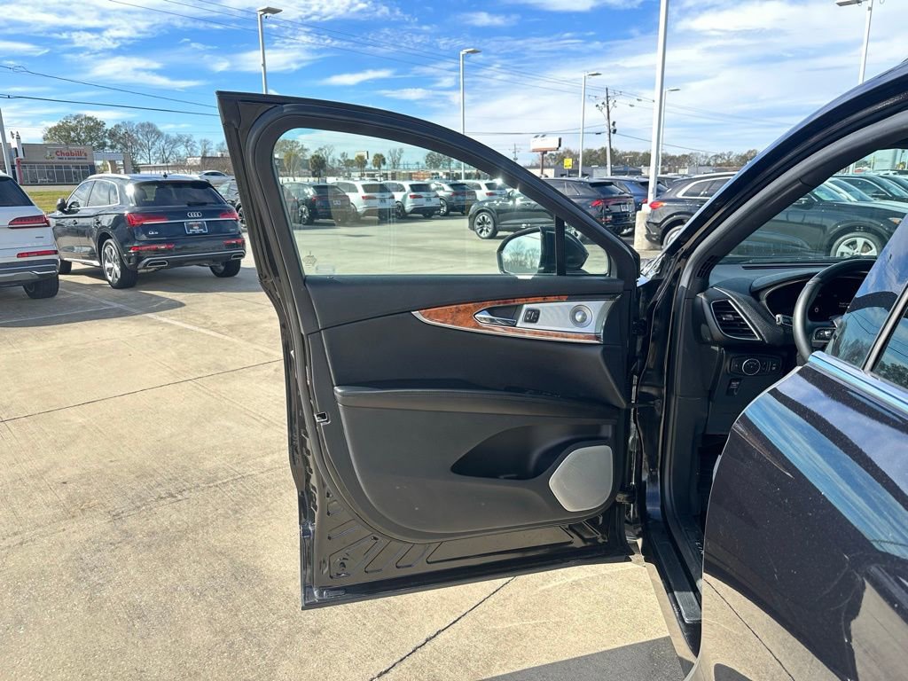 Used 2020 Lincoln Nautilus Reserve w/ Equipment Group 202A AWD/4WD image 13