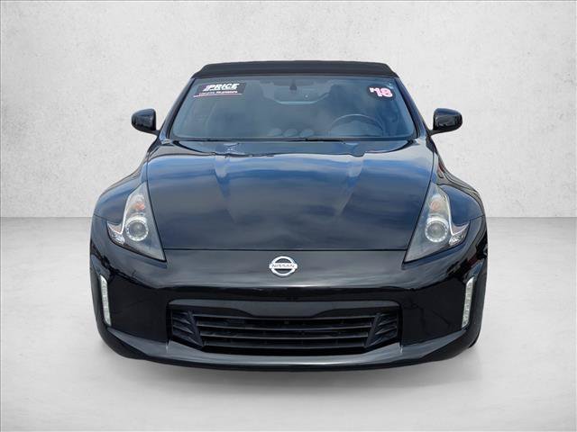 Used 2018 Nissan 370Z Touring RWD image 2