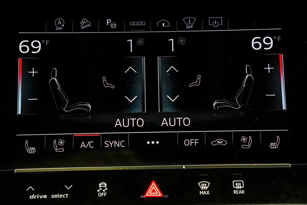 Used 2024 Audi Q8 Prestige w/ Prestige Package image 24