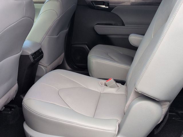 Certified 2026 Toyota Highlander Platinum AWD/4WD image 26