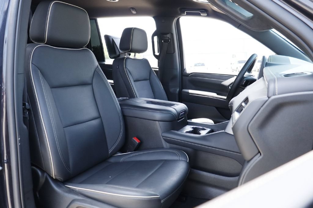 Used 2023 GMC Yukon XL SLT w/ SLT Luxury Package AWD/4WD image 17