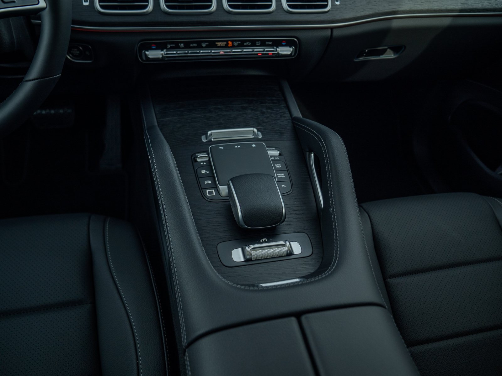 Certified 2026 Mercedes-Benz GLS 450 4MATIC image 27