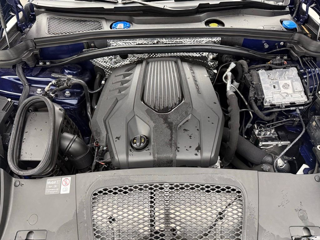 Used 2025 Porsche Macan image 45
