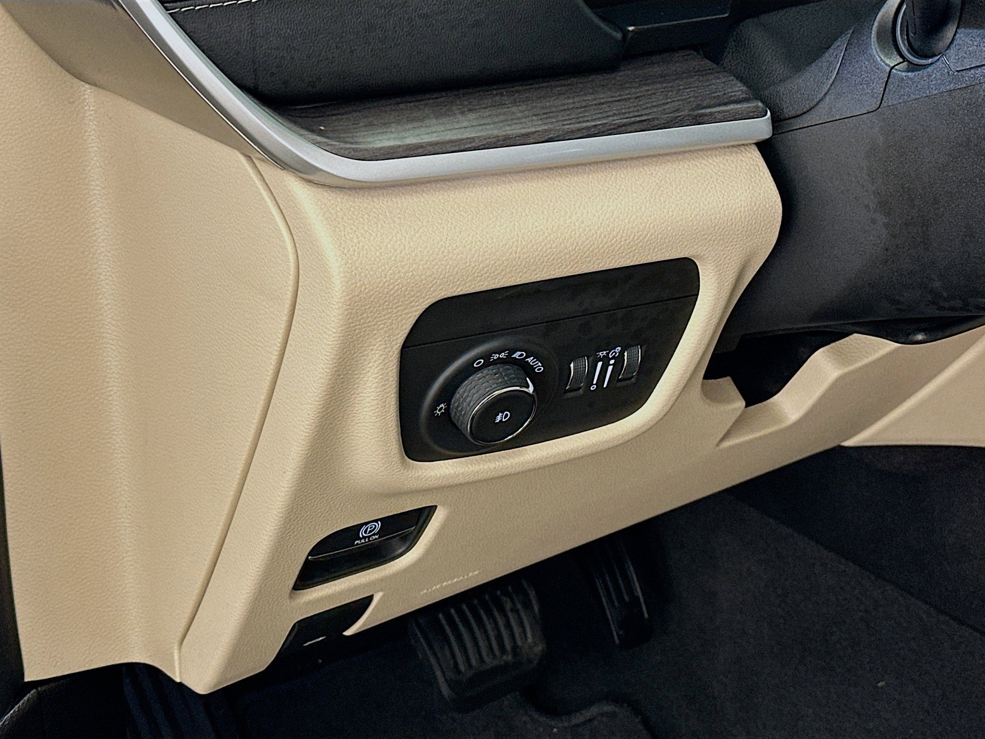 Used 2022 Jeep Grand Cherokee L Limited image 17