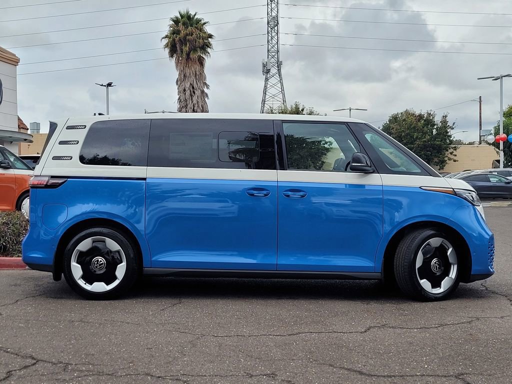 New 2025 Volkswagen ID. Buzz Pro S RWD image 3