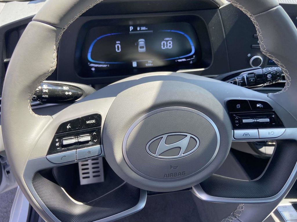 Certified 2025 Hyundai Elantra Sport FWD image 18