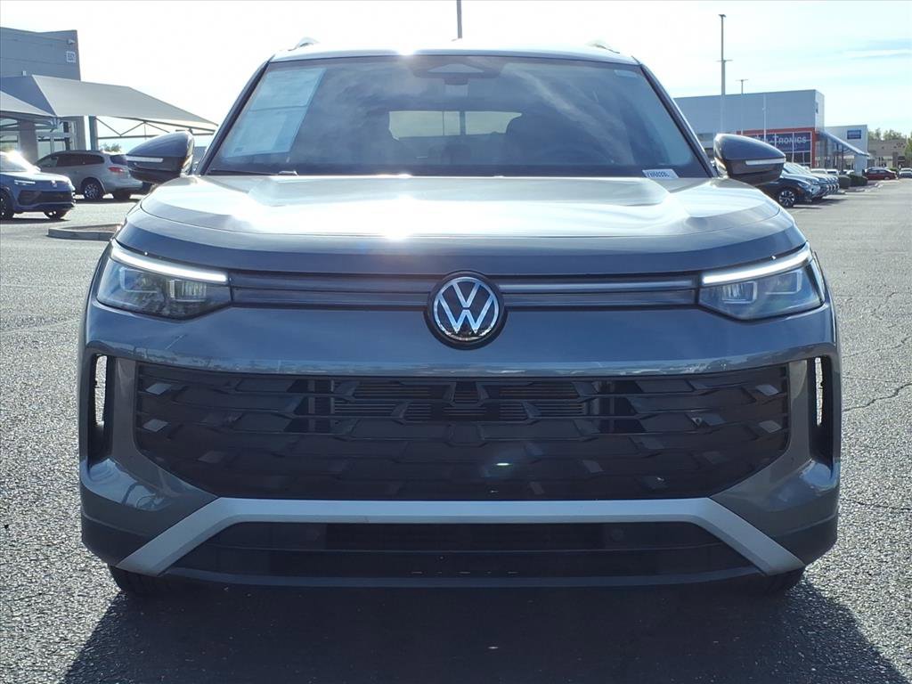 Certified 2025 Volkswagen Tiguan S image 2