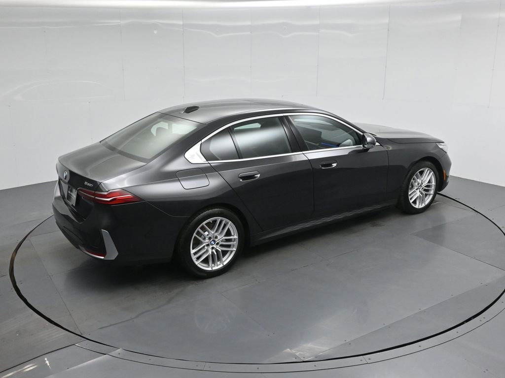 Used 2025 BMW 530i image 38