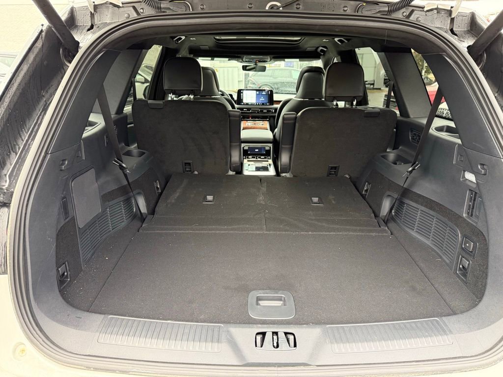 New 2025 Lincoln Aviator Black Label AWD/4WD image 17