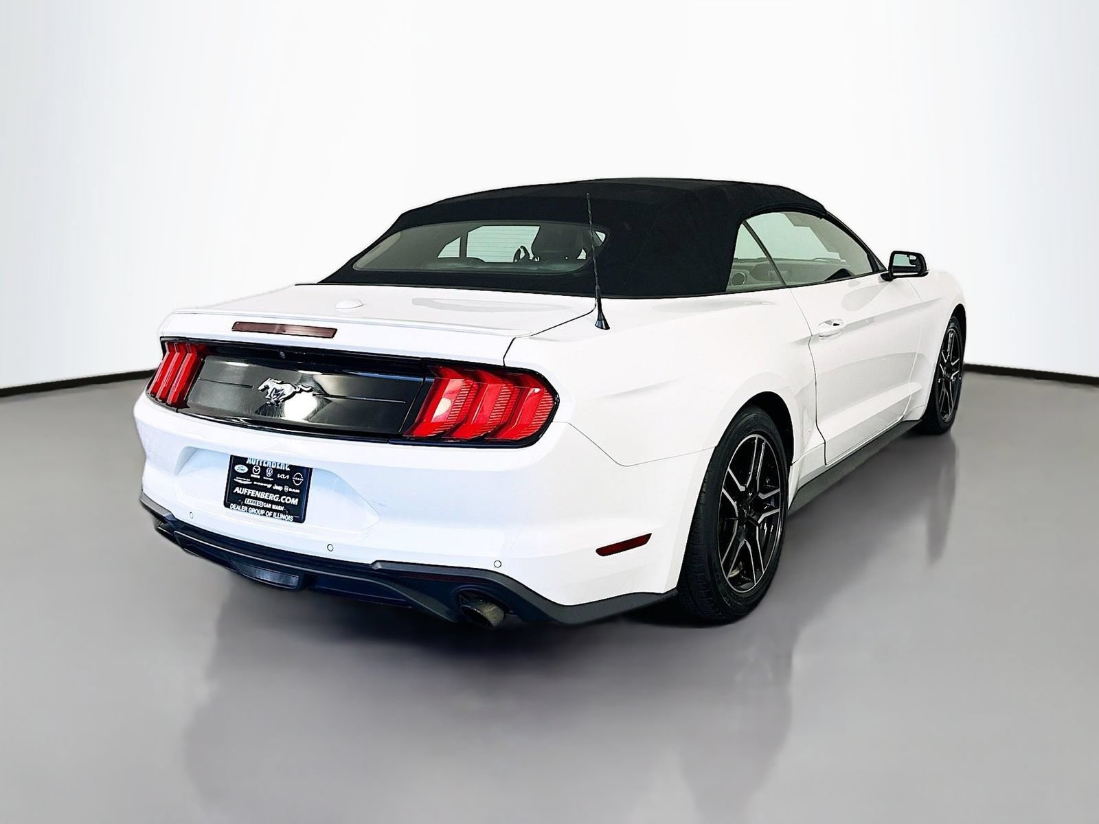 Used 2018 Ford Mustang Premium RWD image 7
