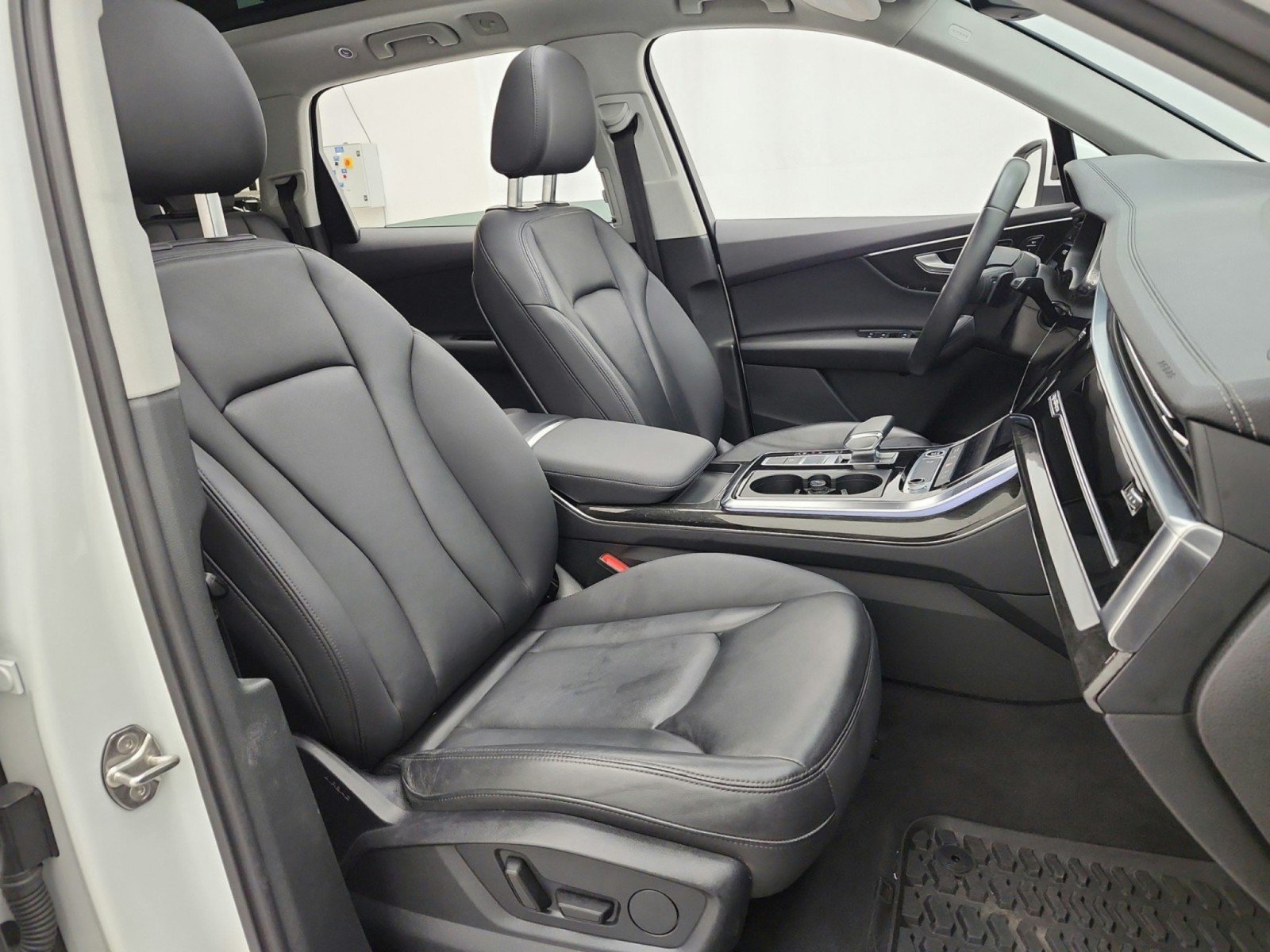 Used 2023 Audi Q7 2.0T Premium w/ Convenience Package AWD/4WD image 20