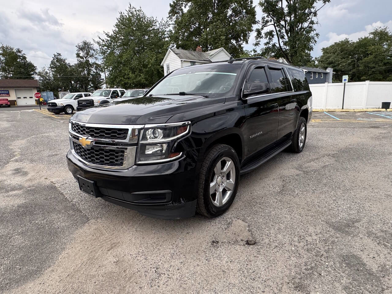 Used 2018 Chevrolet Suburban LT AWD/4WD image 26