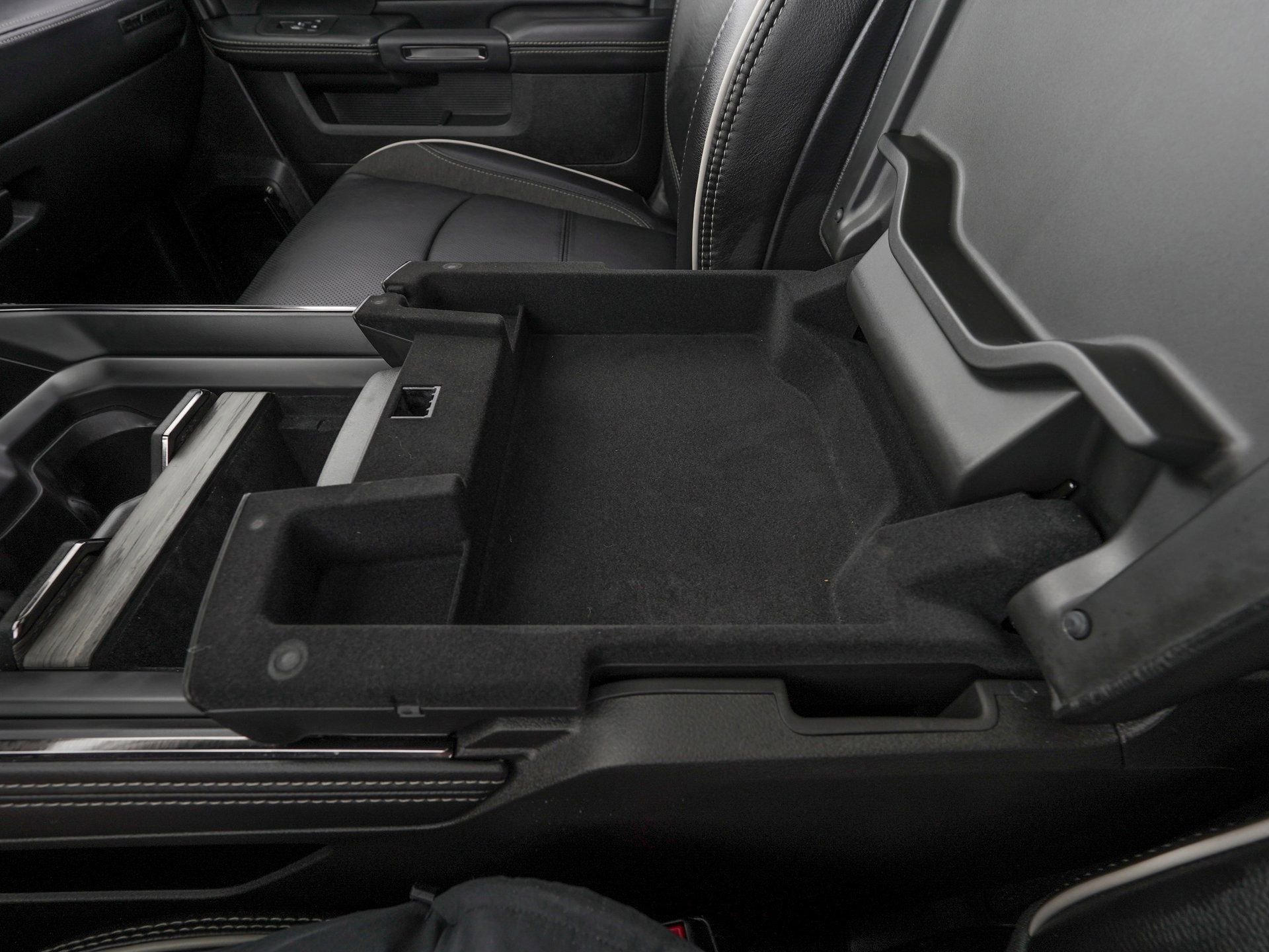 Used 2025 RAM 3500 Limited image 30