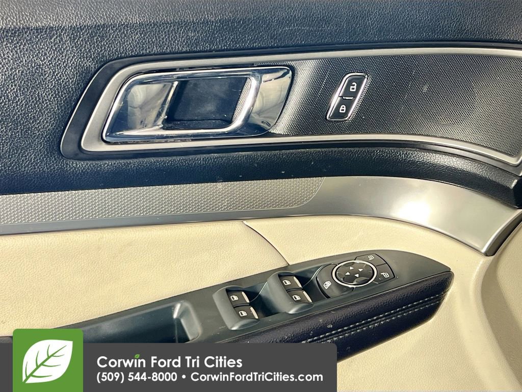 Used 2018 Ford Explorer XLT w/ Equipment Group 202A AWD/4WD image 12
