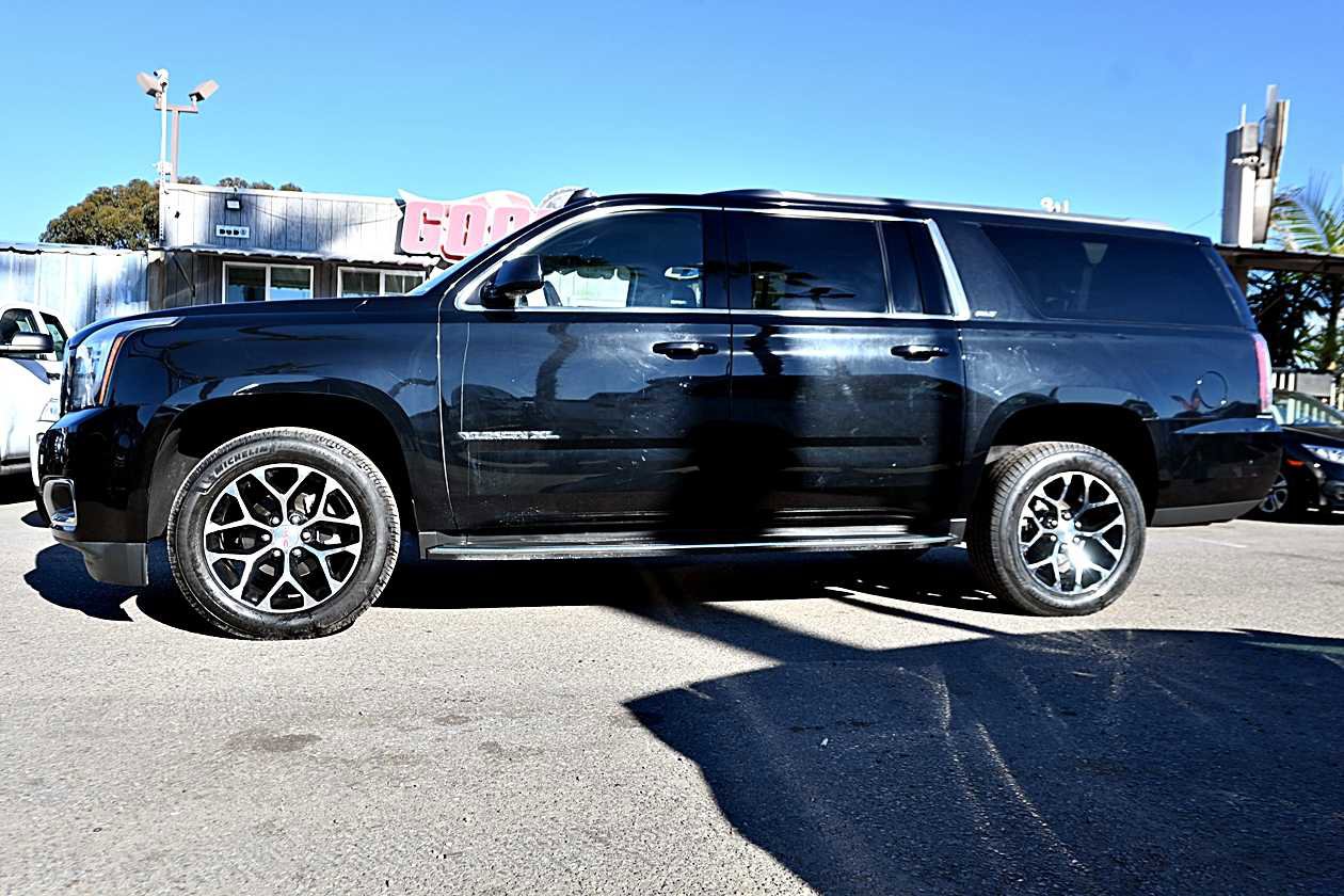 Used 2018 GMC Yukon XL SLT image 4
