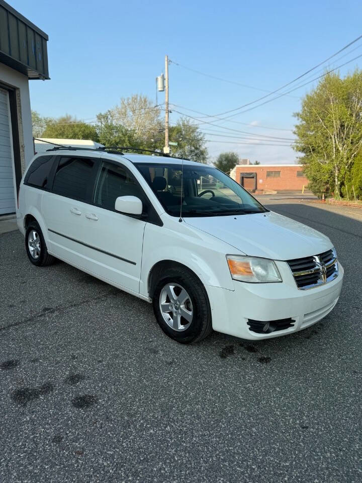 Used 2010 Dodge Grand Caravan SXT FWD image 8