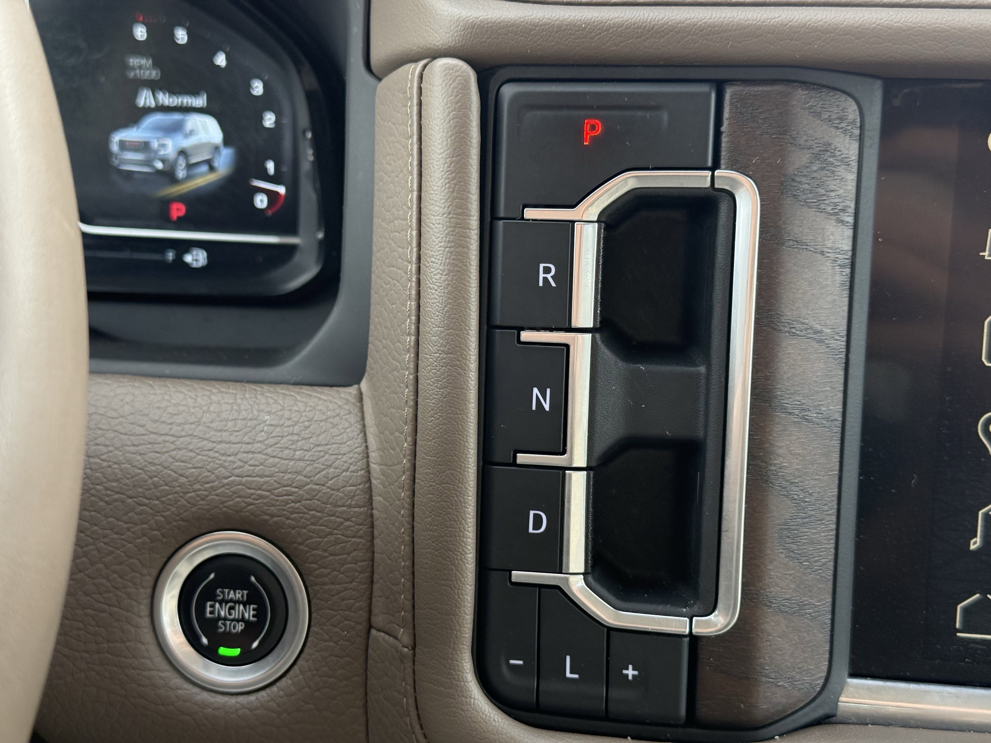 Used 2023 GMC Yukon Denali w/ Max Trailering Package image 23