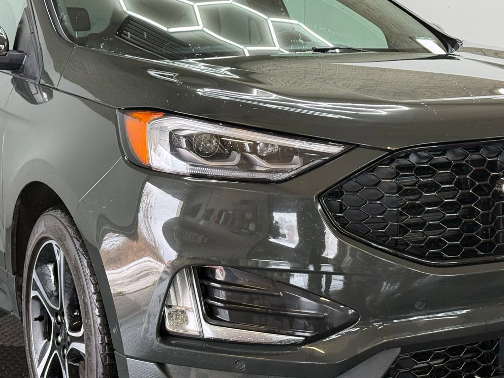 Certified 2022 Ford Edge ST w/ Equipment Group 401A image 9