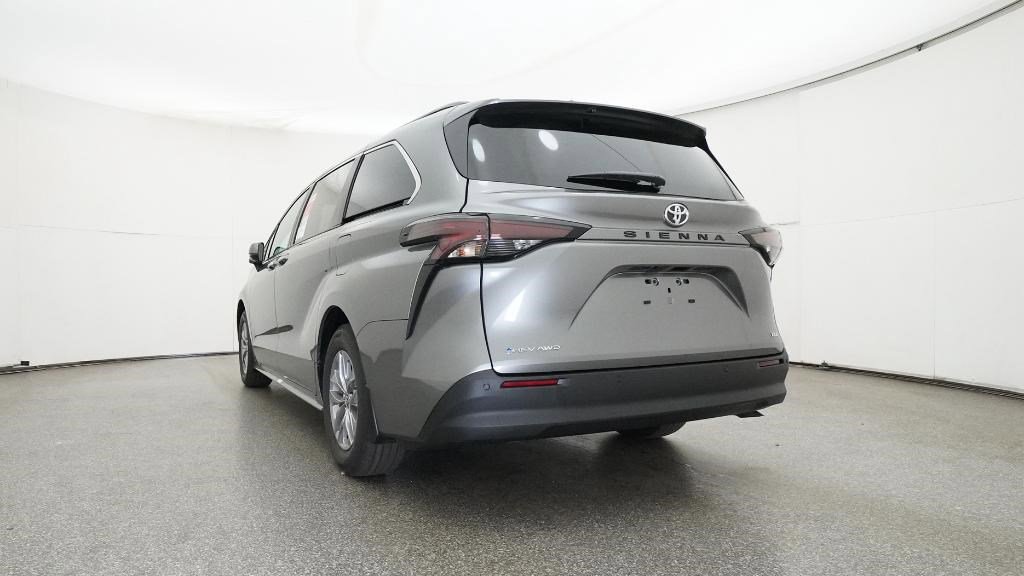 New 2026 Toyota Sienna XLE image 15