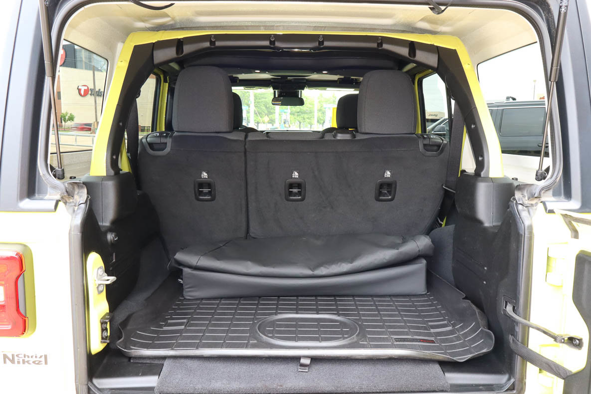 Used 2024 Jeep Wrangler Willys AWD/4WD image 9