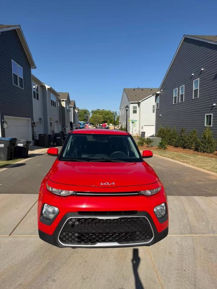 Used 2022 Kia Soul LX w/ Technology Package FWD image 3