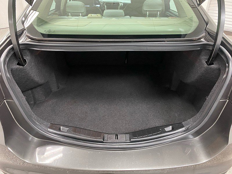 Used 2017 Ford Fusion SE w/ Fusion SE Technology Package image 12