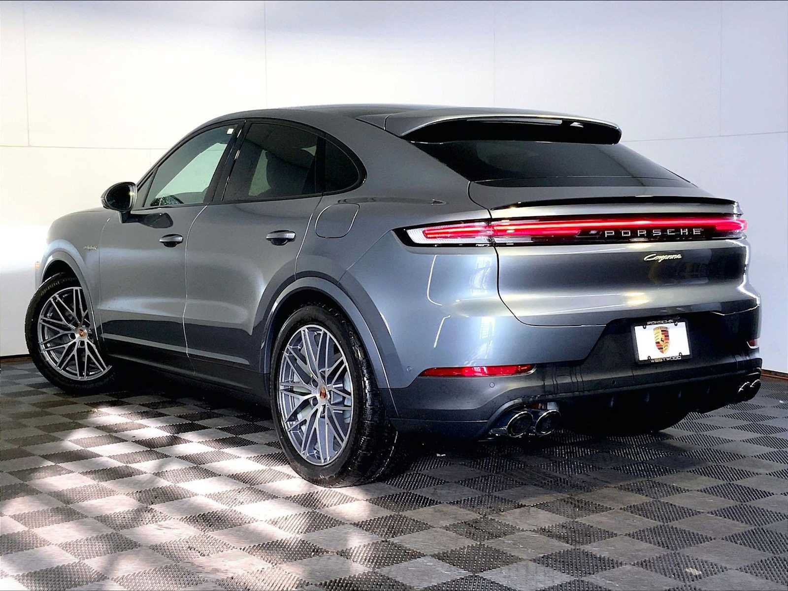 New 2026 Porsche Cayenne E-Hybrid Coupe AWD/4WD image 3
