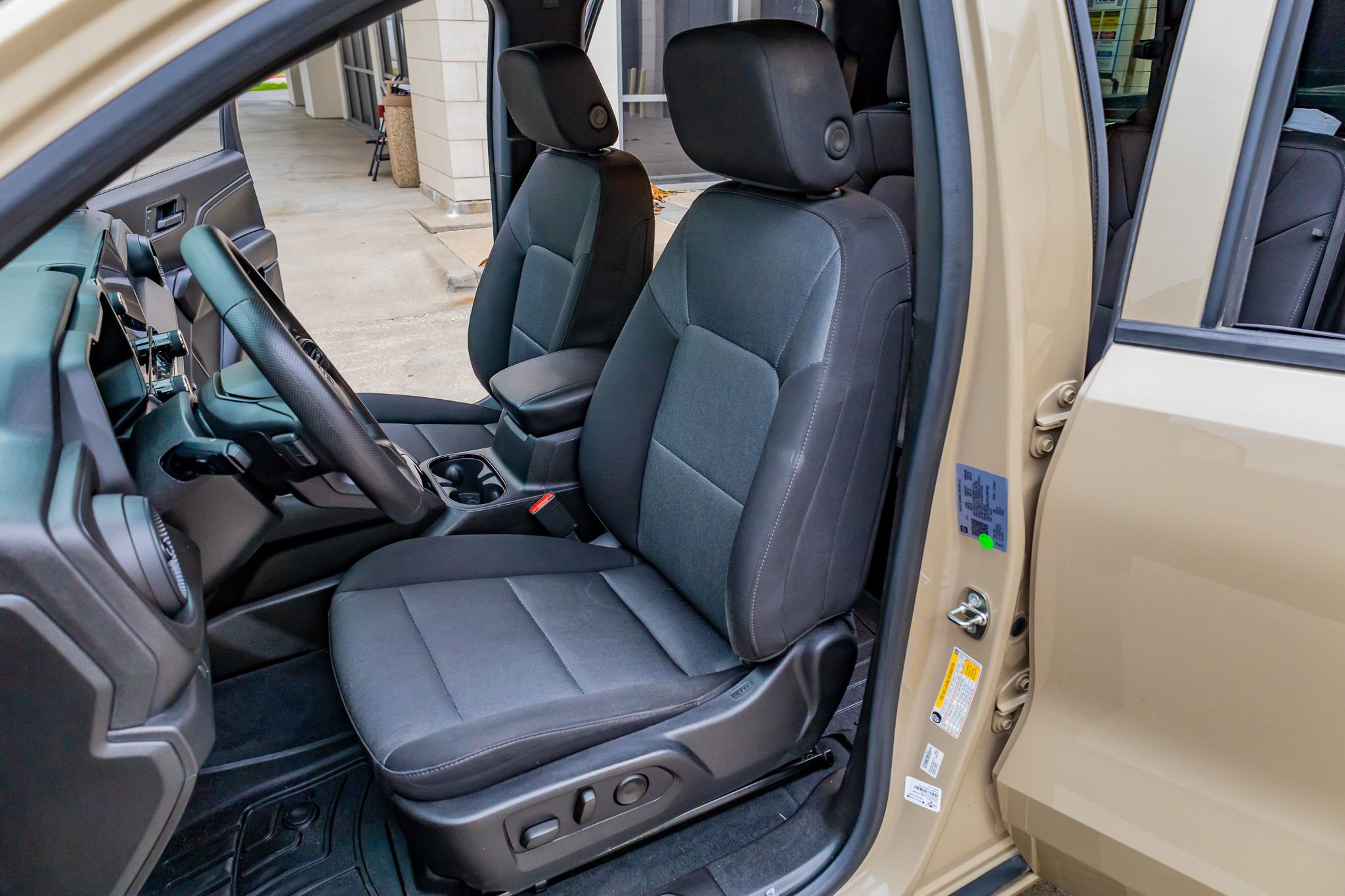 Used 2023 Chevrolet Colorado Trail Boss w/ Technology Package AWD/4WD image 30