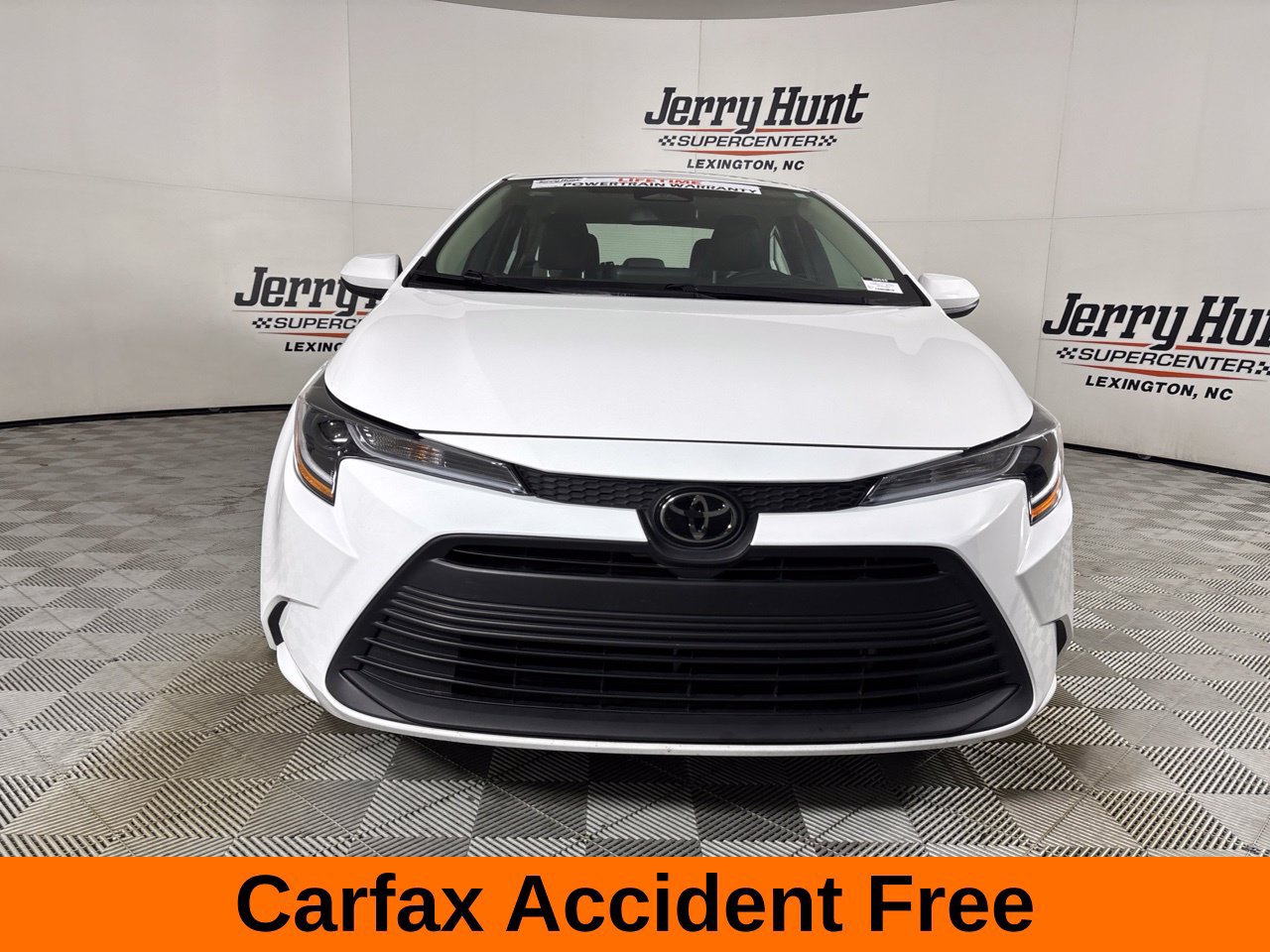 Used 2025 Toyota Corolla LE FWD image 3
