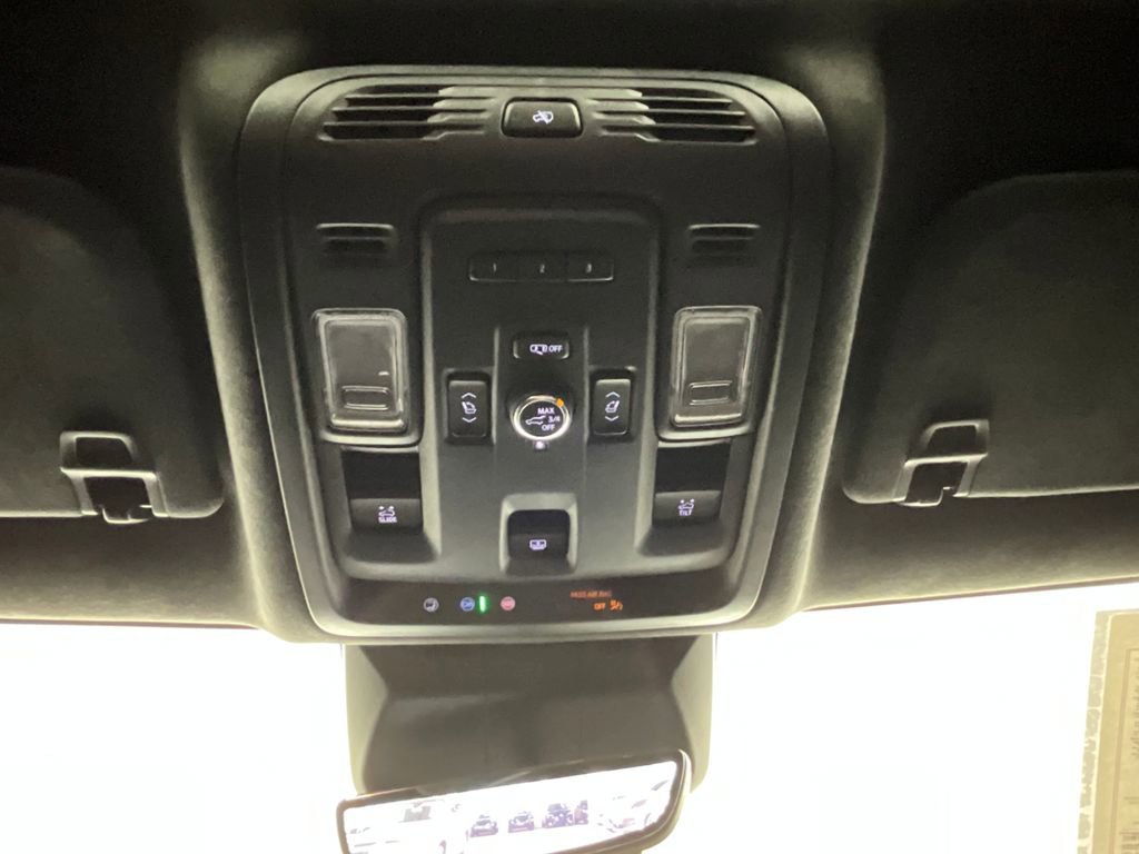 Used 2023 Cadillac Escalade ESV V AWD/4WD image 13