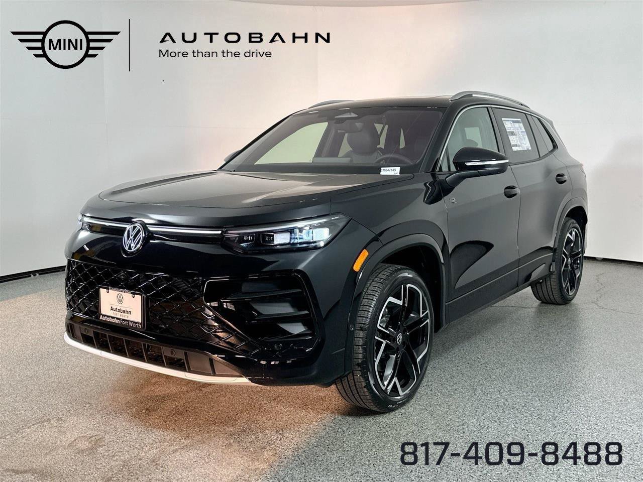 Used 2025 Volkswagen Tiguan SEL R-Line AWD/4WD image 1