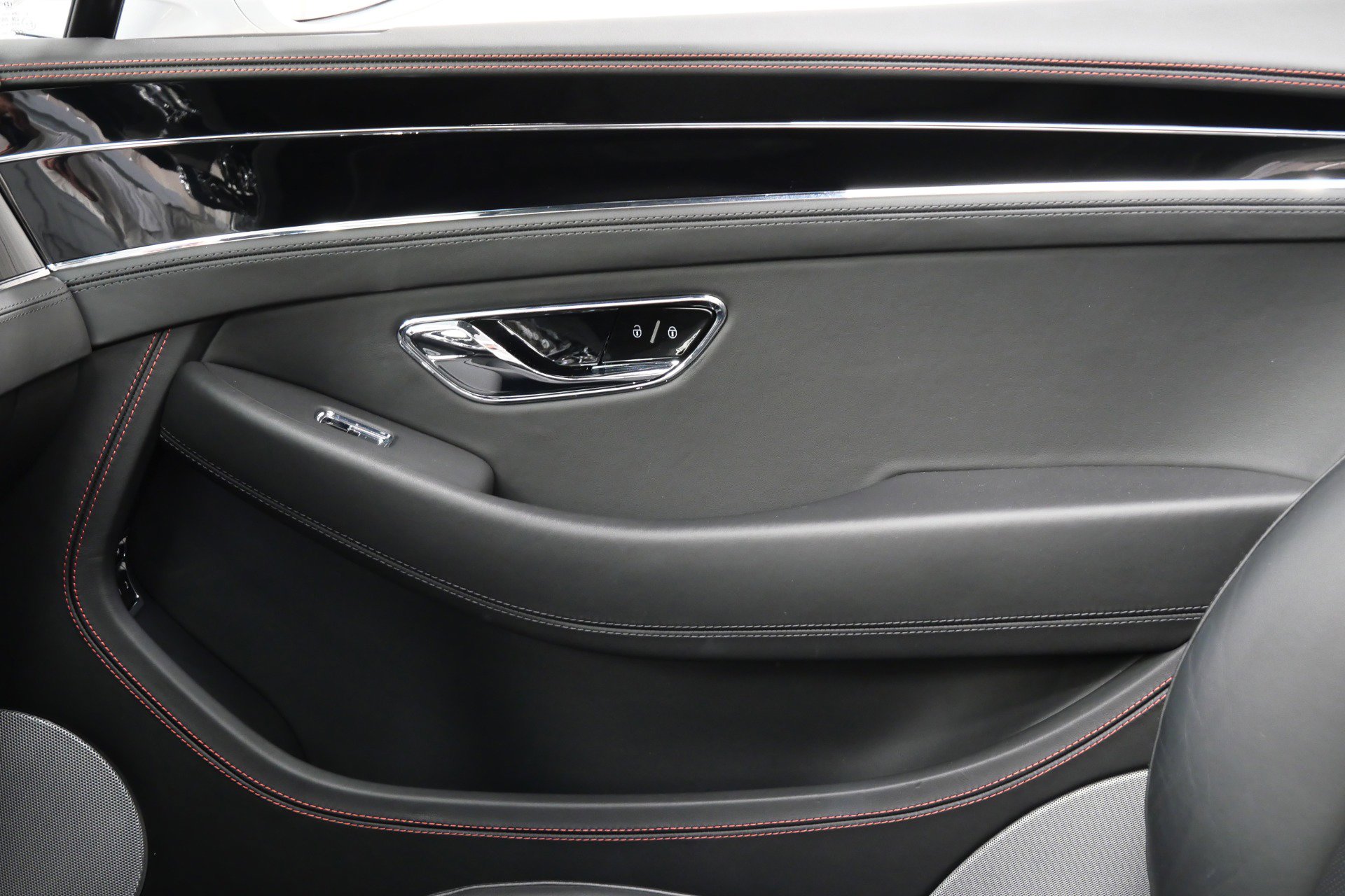 Used 2020 Bentley Continental GT V8 image 33