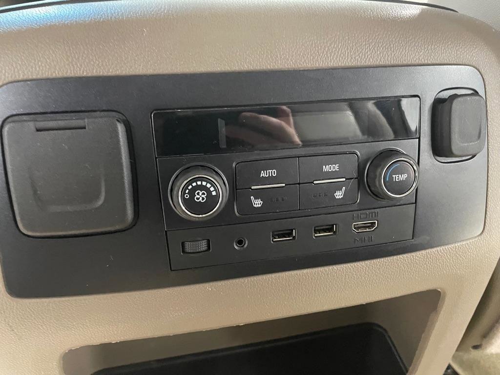 Used 2018 Chevrolet Suburban Premier image 16