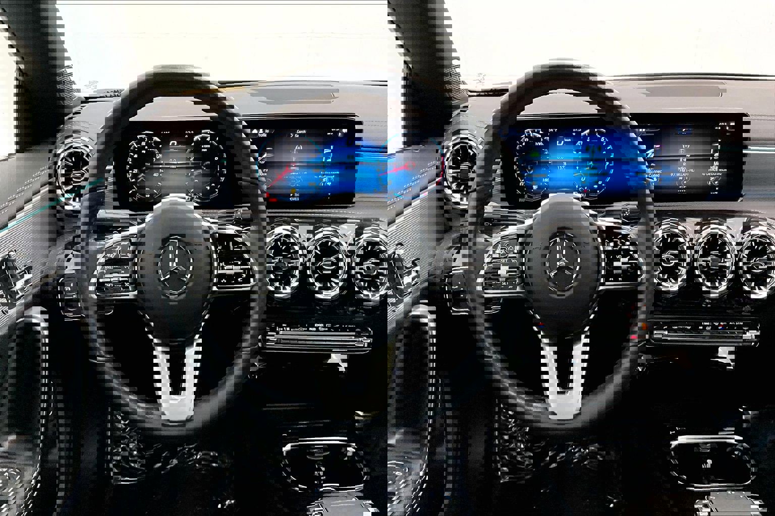 Used 2022 Mercedes-Benz CLA 250 image 4