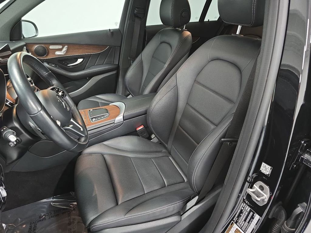 Used 2022 Mercedes-Benz GLC 300 4MATIC image 5
