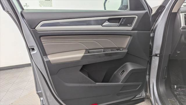 Used 2022 Volkswagen Atlas SEL Premium AWD/4WD image 13