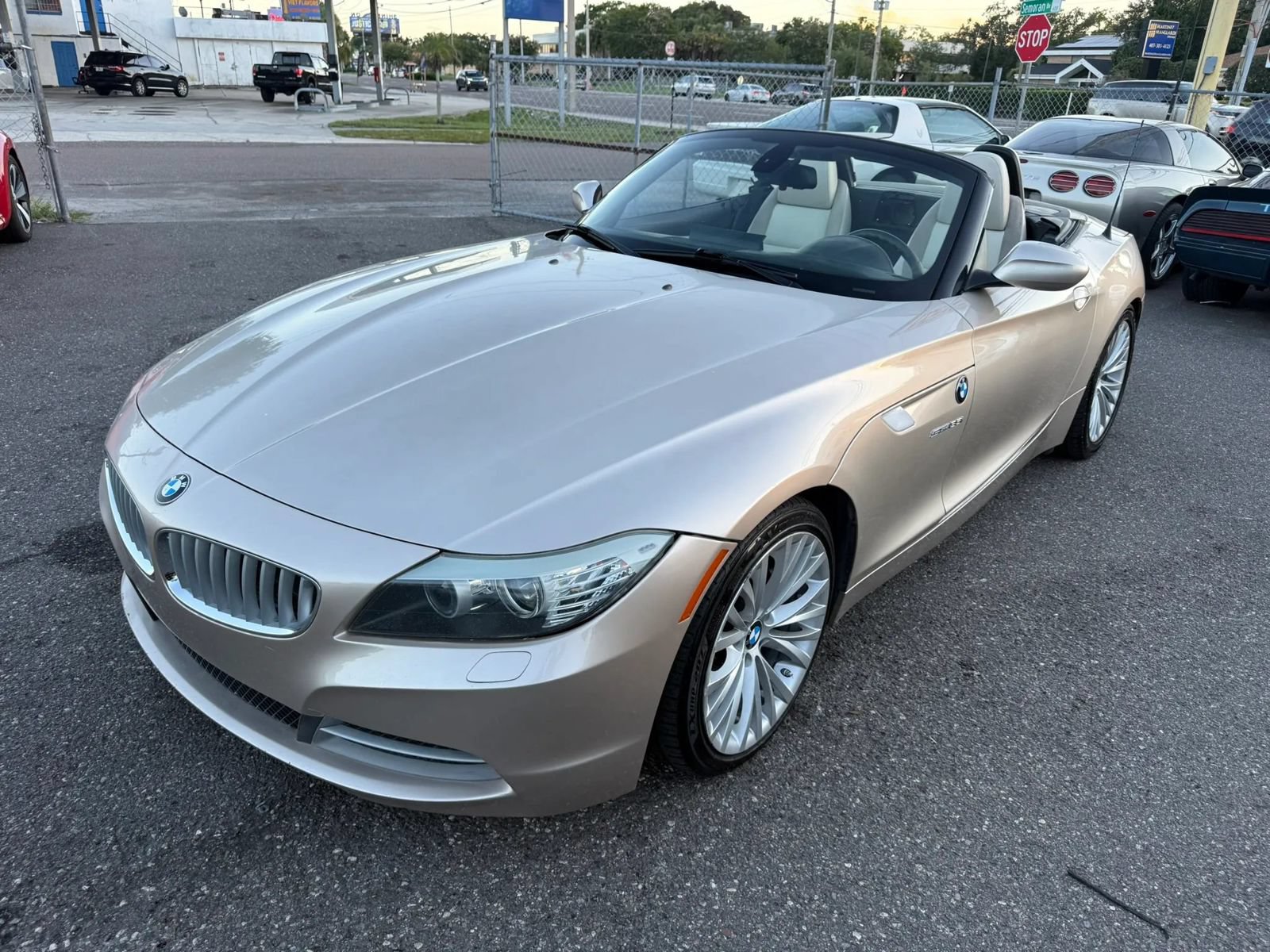 Used 2010 BMW Z4 sDrive35i w/ Premium Pkg RWD image 9