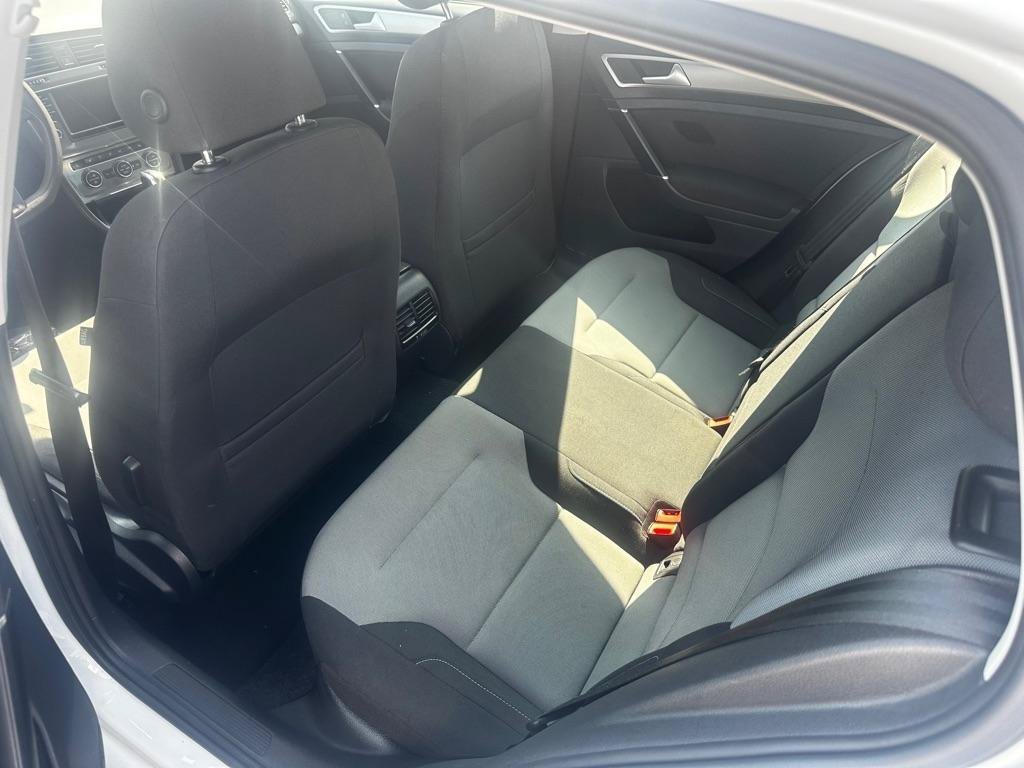 Used 2016 Volkswagen e-Golf SE FWD image 6