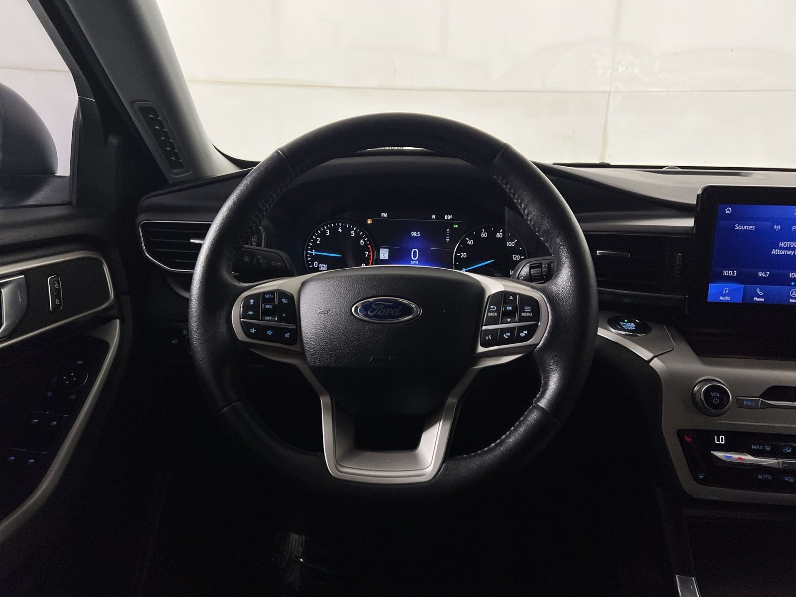 Certified 2021 Ford Explorer XLT w/ Equipment Group 202A AWD/4WD image 16