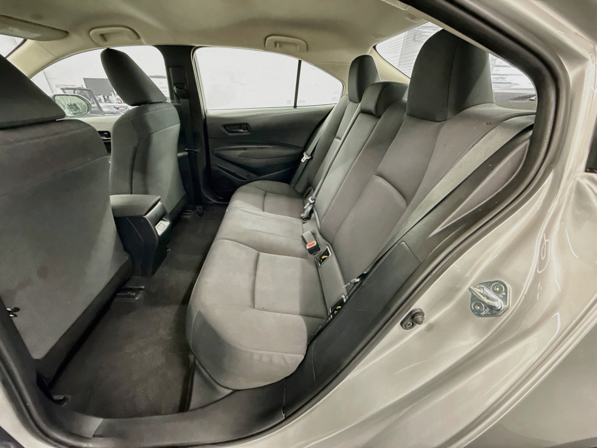 Used 2025 Toyota Corolla LE FWD image 27