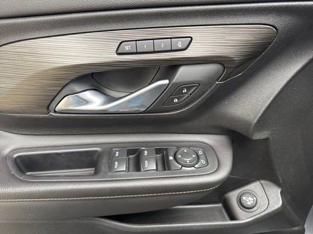 Used 2020 GMC Terrain SLT w/ Preferred Package image 16