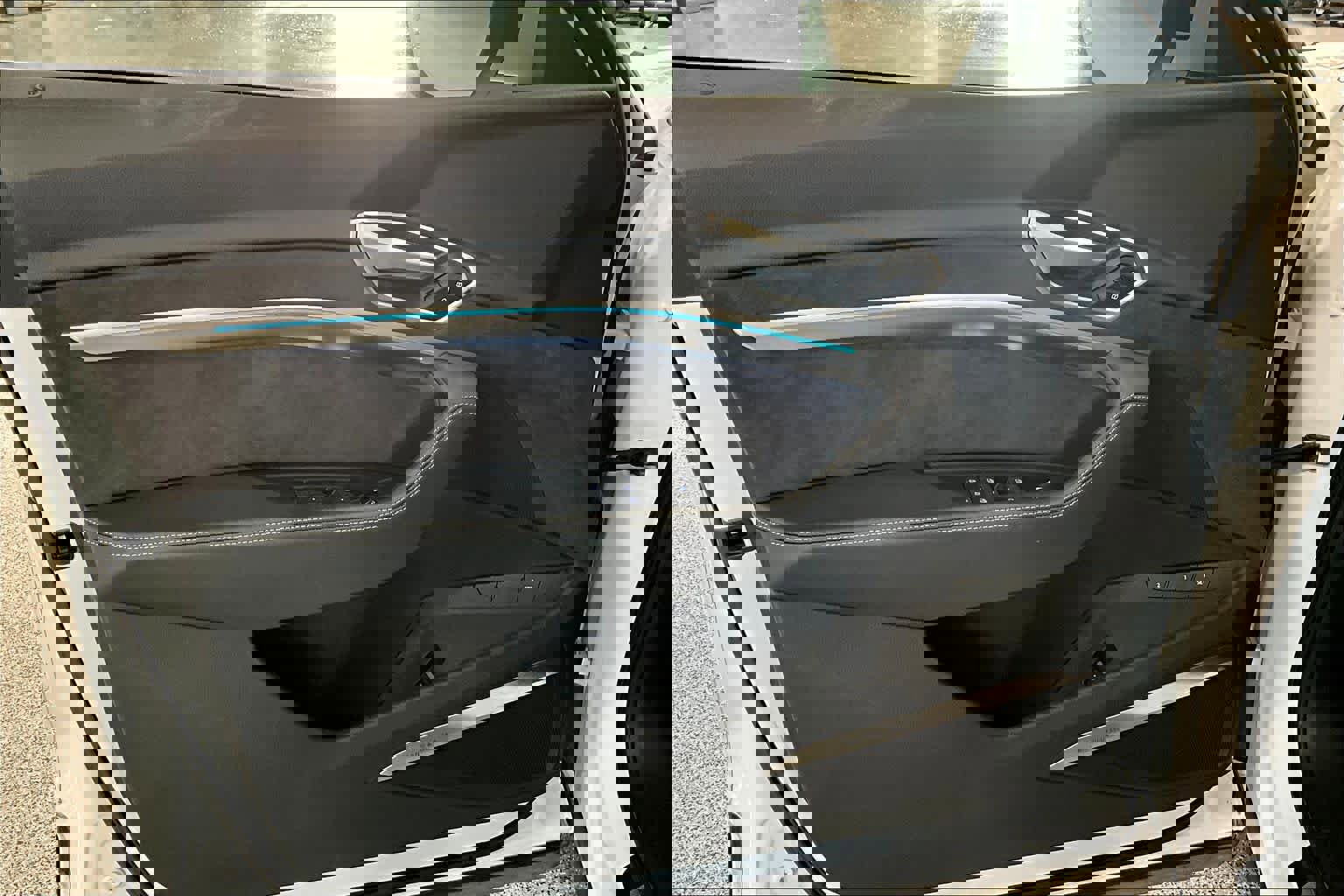 Used 2021 Audi e-tron Prestige w/ Prestige Package image 21