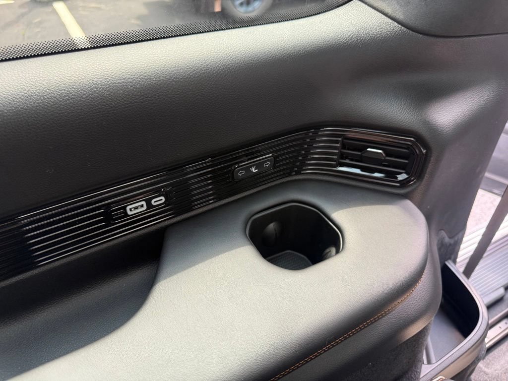 New 2026 Jeep Grand Wagoneer L Summit AWD/4WD image 44